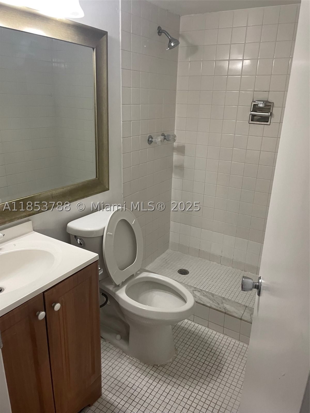 Real estate property located at 1075 Riverside Dr #203, Broward, Sherwood Square Condomini, Coral Springs, FL