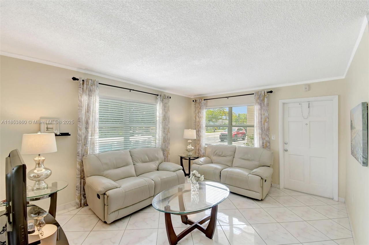 Real estate property located at 415 2nd St #124, Broward, Star Paradise Condo, Hallandale Beach, FL