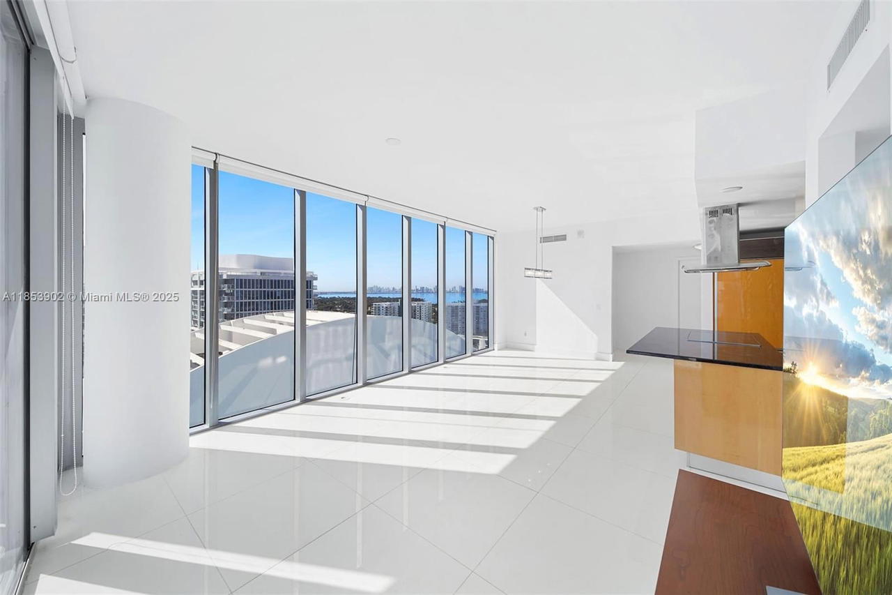 Real estate property located at 6899 Collins Ave #2108, Miami-dade, North Carillon Beach Cond, Miami Beach, FL