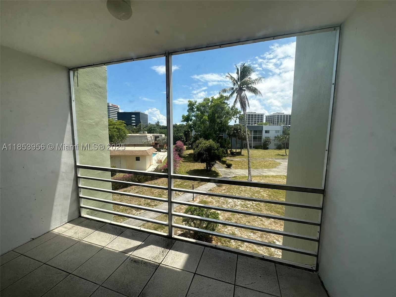 Real estate property located at 1638 Embassy Dr #307, Palm Beach, Jamestown Condo, West Palm Beach, FL