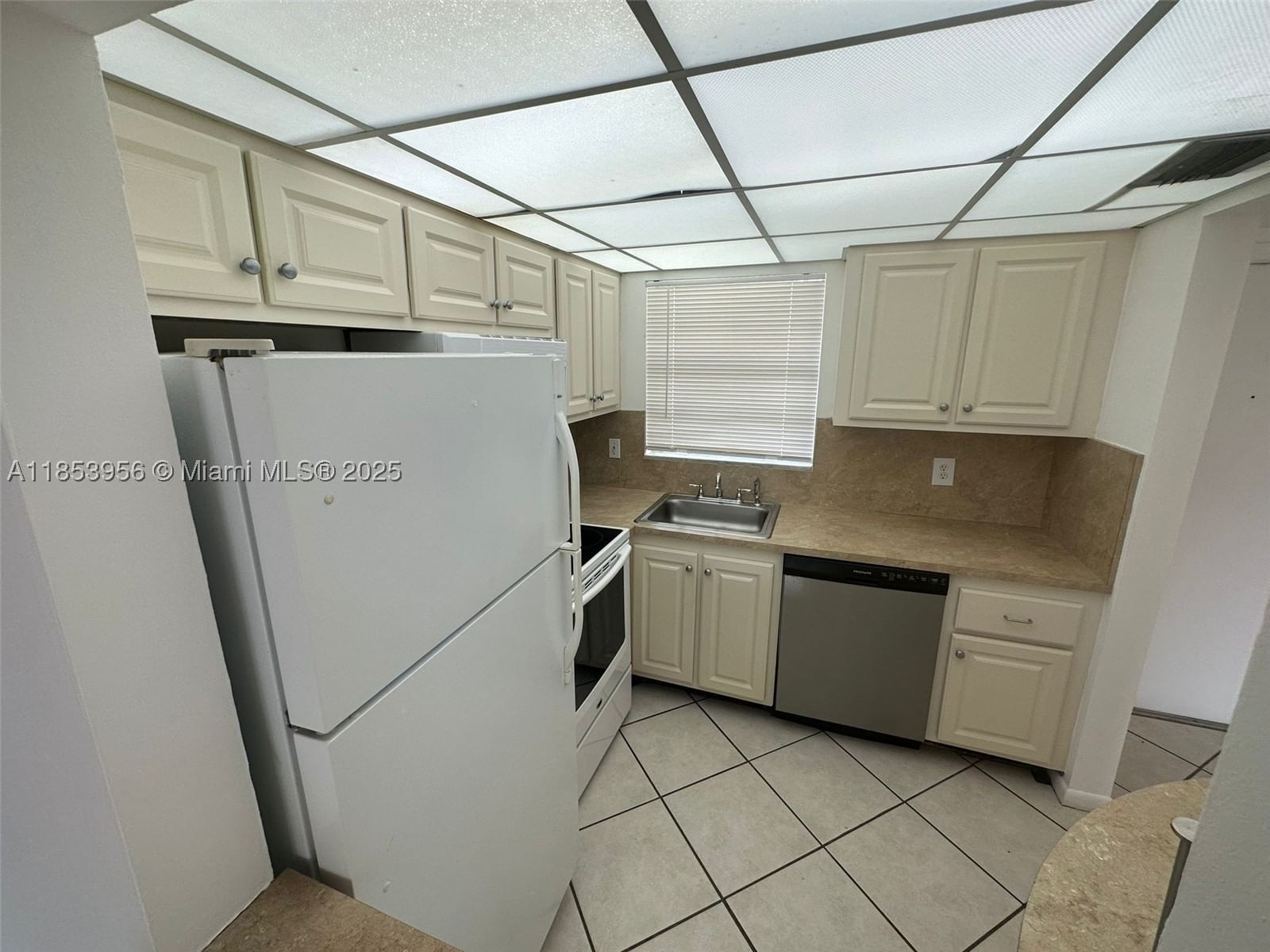 Real estate property located at 1638 Embassy Dr #307, Palm Beach, Jamestown Condo, West Palm Beach, FL
