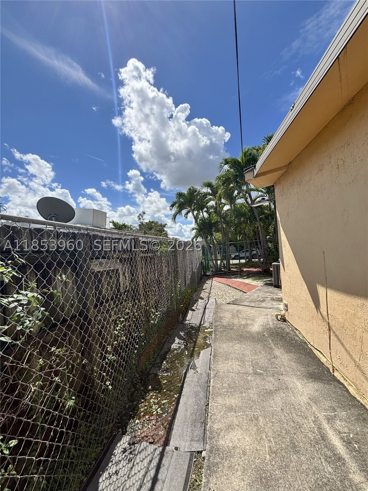 Real estate property located at 18601 98th Ave, Miami-dade, Bel-aire Sec 1, Cutler Bay, FL