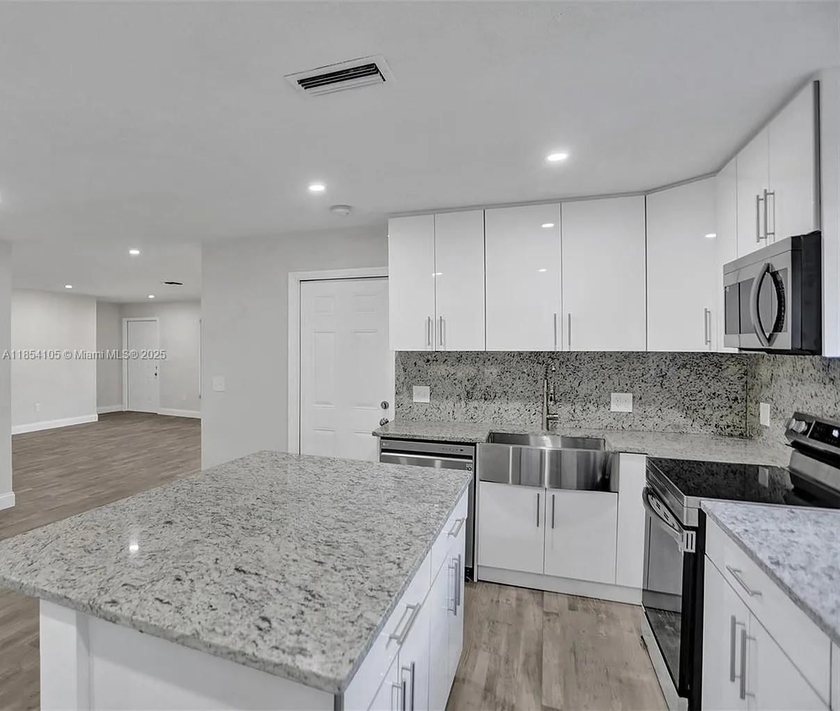Real estate property located at 4040 54th Ave, Broward, Lauderdale Little Ranches, Davie, FL