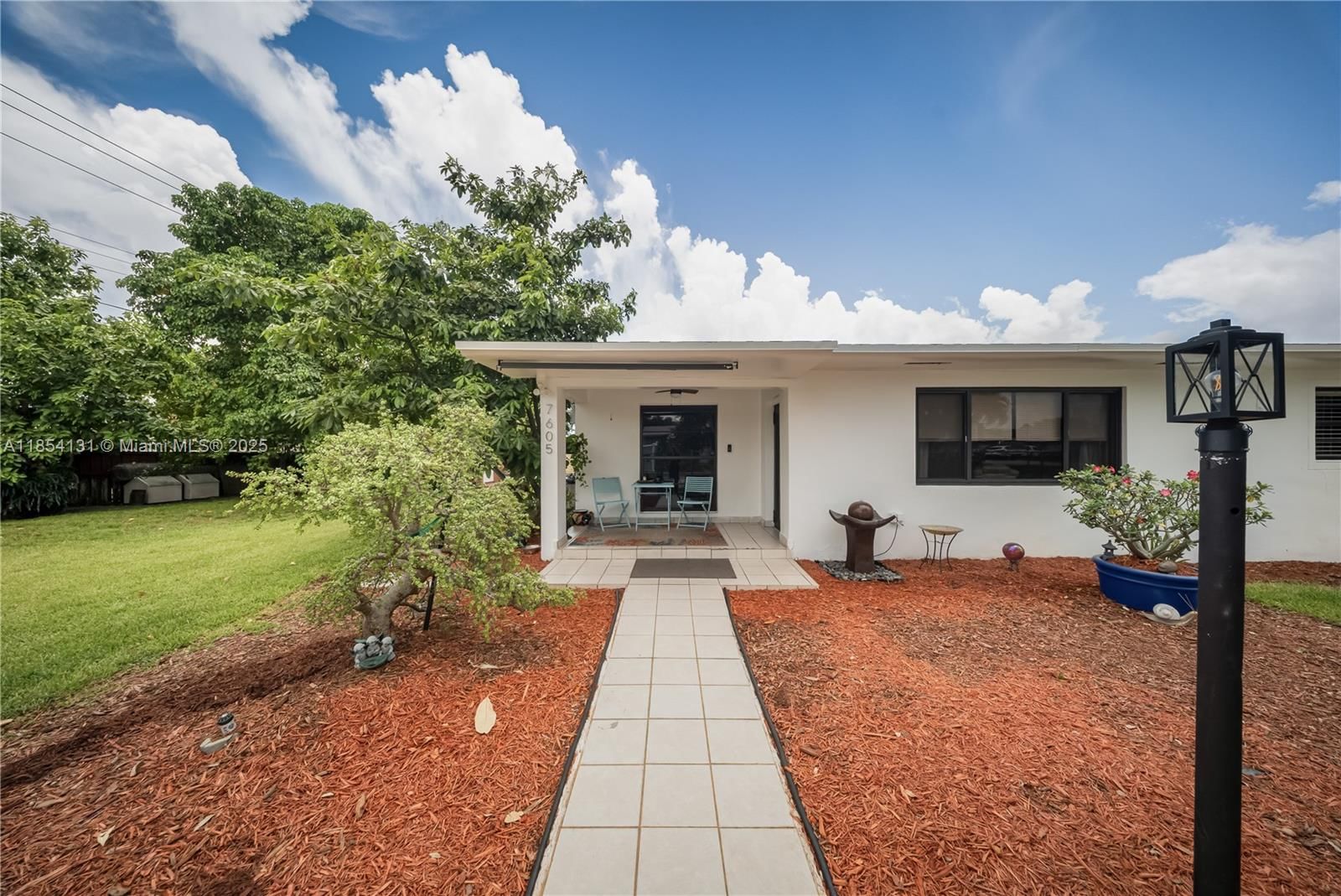 Real estate property located at 7605 6th Ave, Miami-dade, Douglas Ests 1st Addn, Hialeah, FL