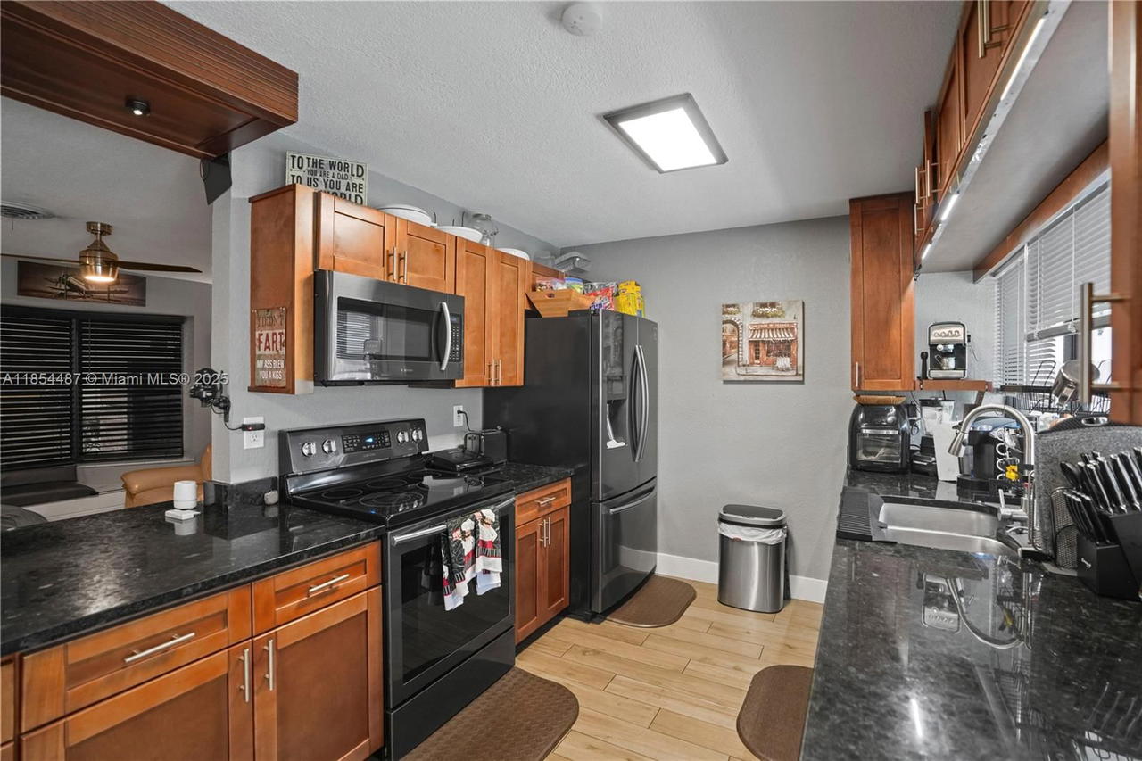 Real estate property located at 4301 45th Ave, Broward, Oakland Estates 1st Sec, Lauderdale Lakes, FL