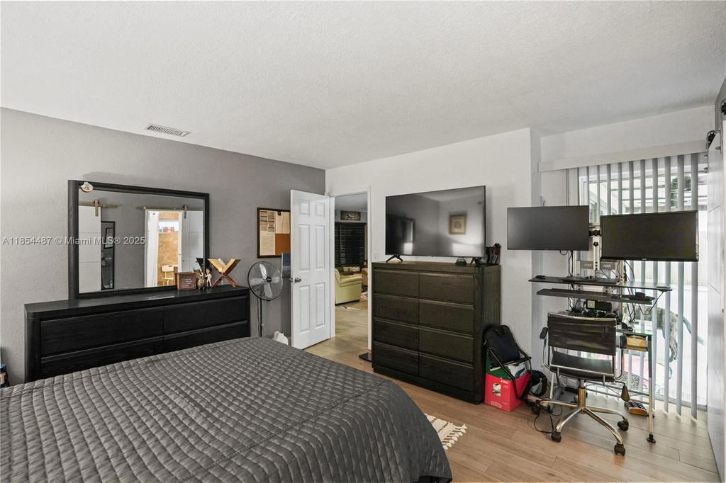 Real estate property located at 4301 45th Ave, Broward, Oakland Estates 1st Sec, Lauderdale Lakes, FL