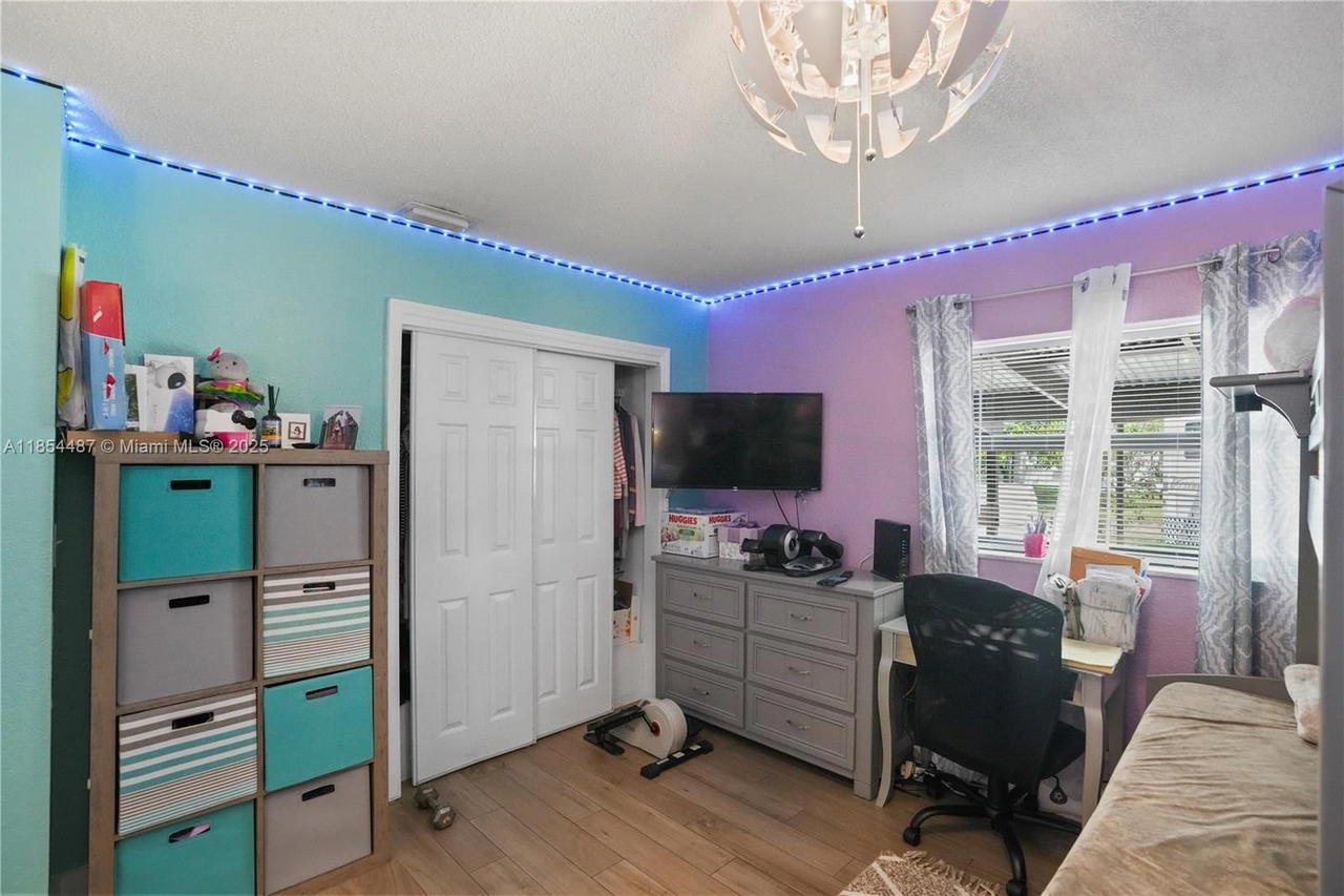 Real estate property located at 4301 45th Ave, Broward, Oakland Estates 1st Sec, Lauderdale Lakes, FL