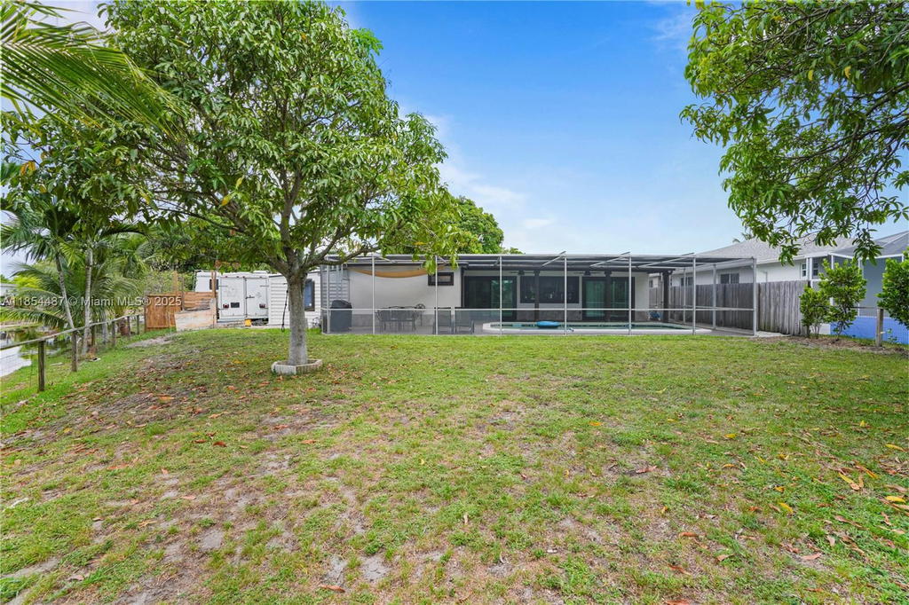 Real estate property located at 4301 45th Ave, Broward, Oakland Estates 1st Sec, Lauderdale Lakes, FL