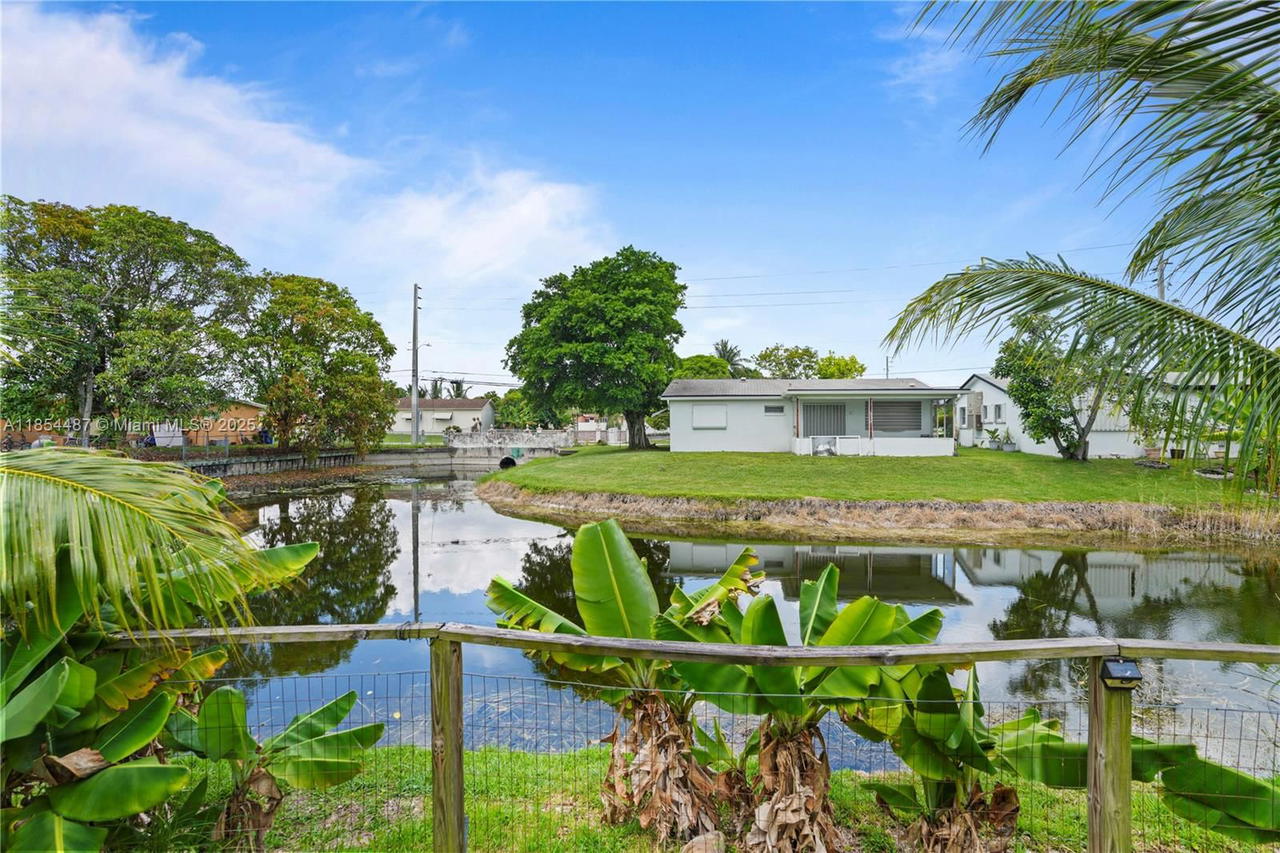 Real estate property located at 4301 45th Ave, Broward, Oakland Estates 1st Sec, Lauderdale Lakes, FL
