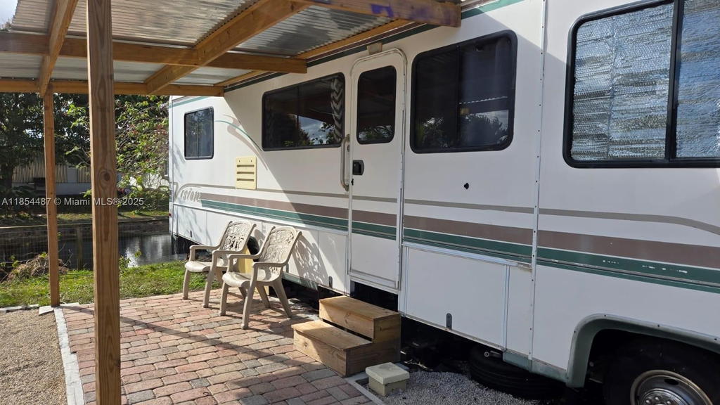 Real estate property located at 4301 45th Ave, Broward, Oakland Estates 1st Sec, Lauderdale Lakes, FL