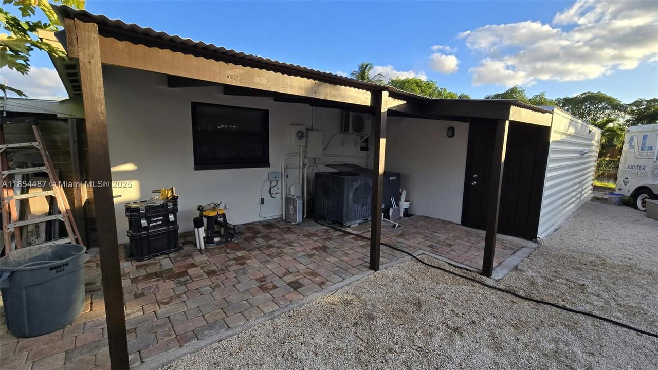 Real estate property located at 4301 45th Ave, Broward, Oakland Estates 1st Sec, Lauderdale Lakes, FL