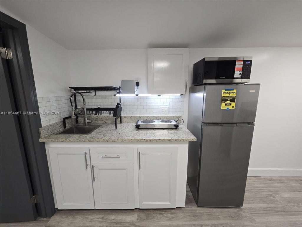 Real estate property located at 4301 45th Ave, Broward, Oakland Estates 1st Sec, Lauderdale Lakes, FL