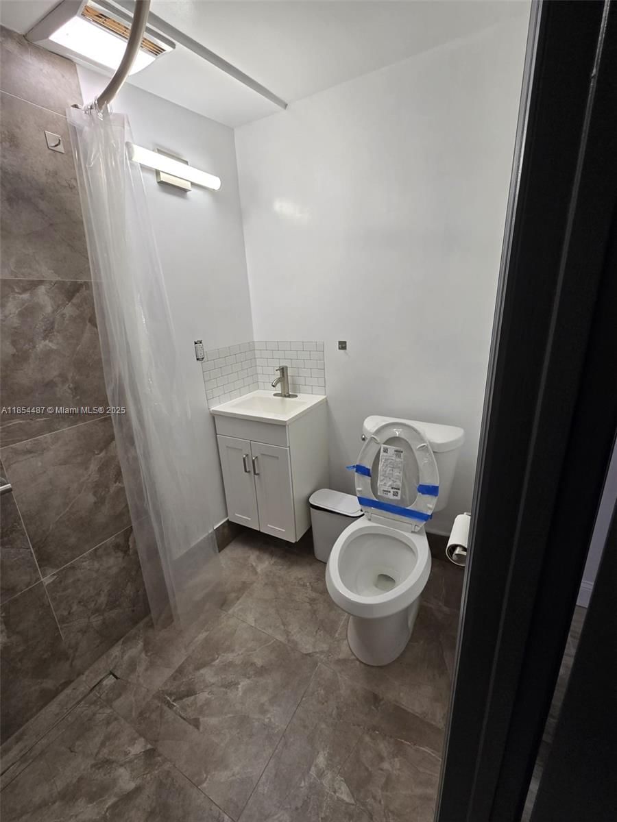Real estate property located at 4301 45th Ave, Broward, Oakland Estates 1st Sec, Lauderdale Lakes, FL