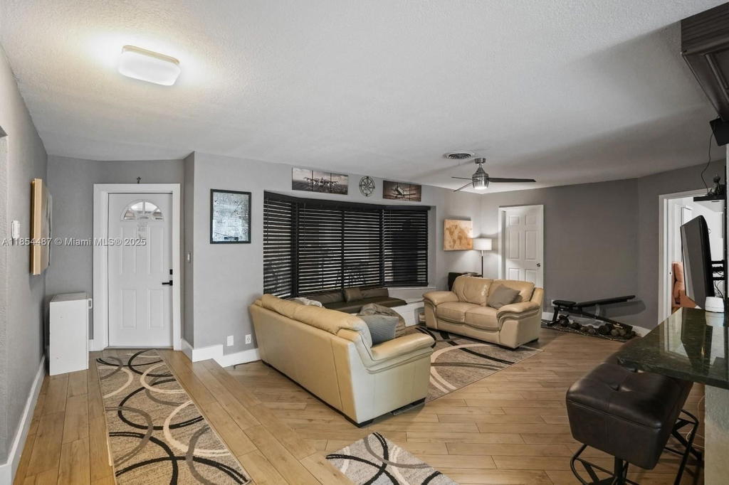 Real estate property located at 4301 45th Ave, Broward, Oakland Estates 1st Sec, Lauderdale Lakes, FL