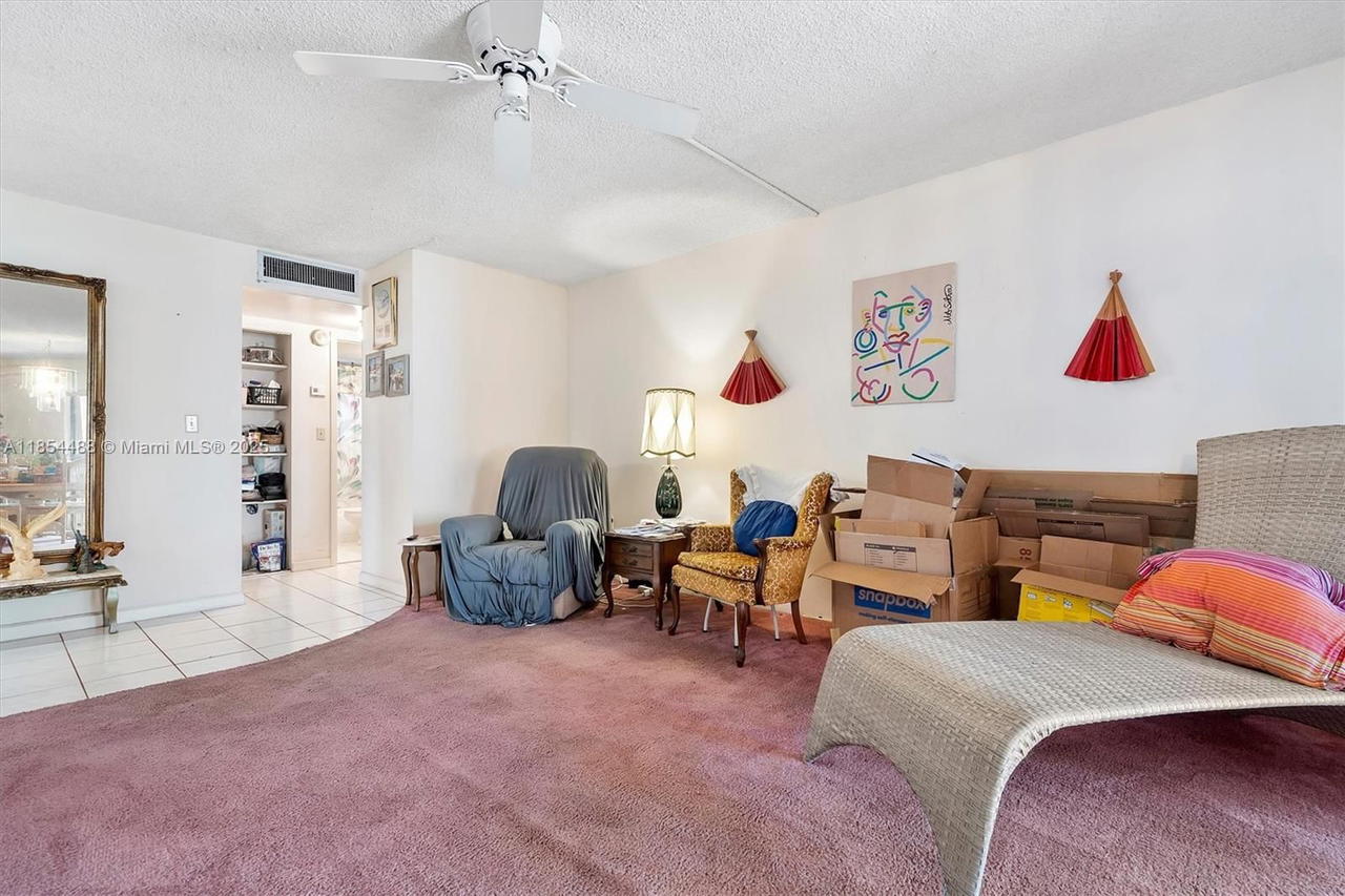 Real estate property located at 6855 Broward Blvd #405, Broward, Plantation Club B Condo, Plantation, FL
