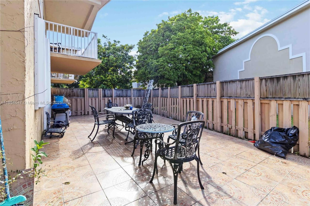 Real estate property located at 4140 79th Ave #1B, Miami-dade, Doral Gardens Condo, Doral, FL