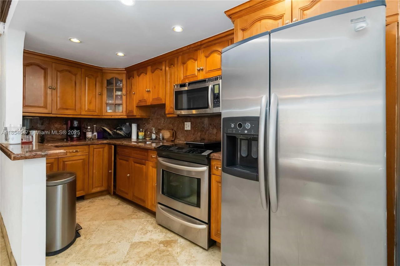 Real estate property located at 4140 79th Ave #1B, Miami-dade, Doral Gardens Condo, Doral, FL