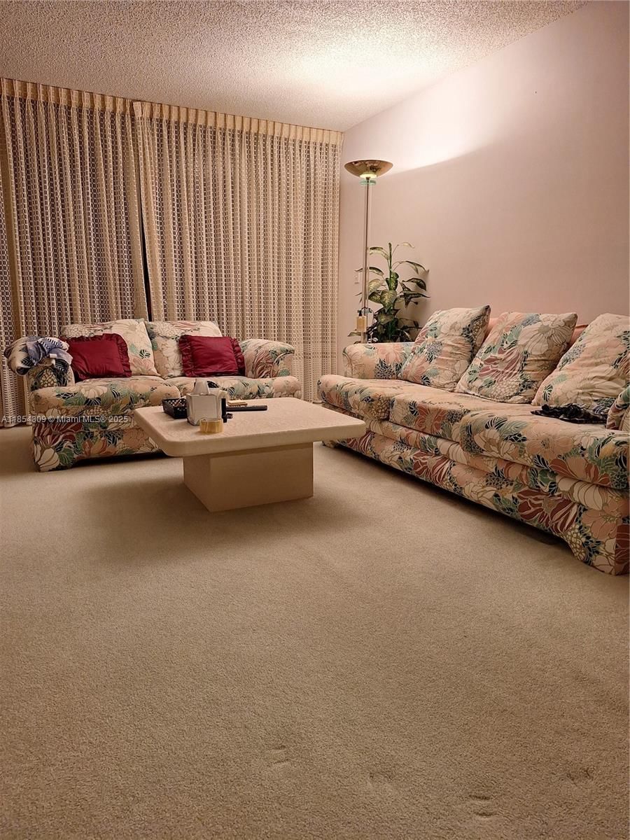 Real estate property located at 3940 Inverrary Blvd #402-A, Broward, 18th Hole At Inverrary Co, Lauderhill, FL