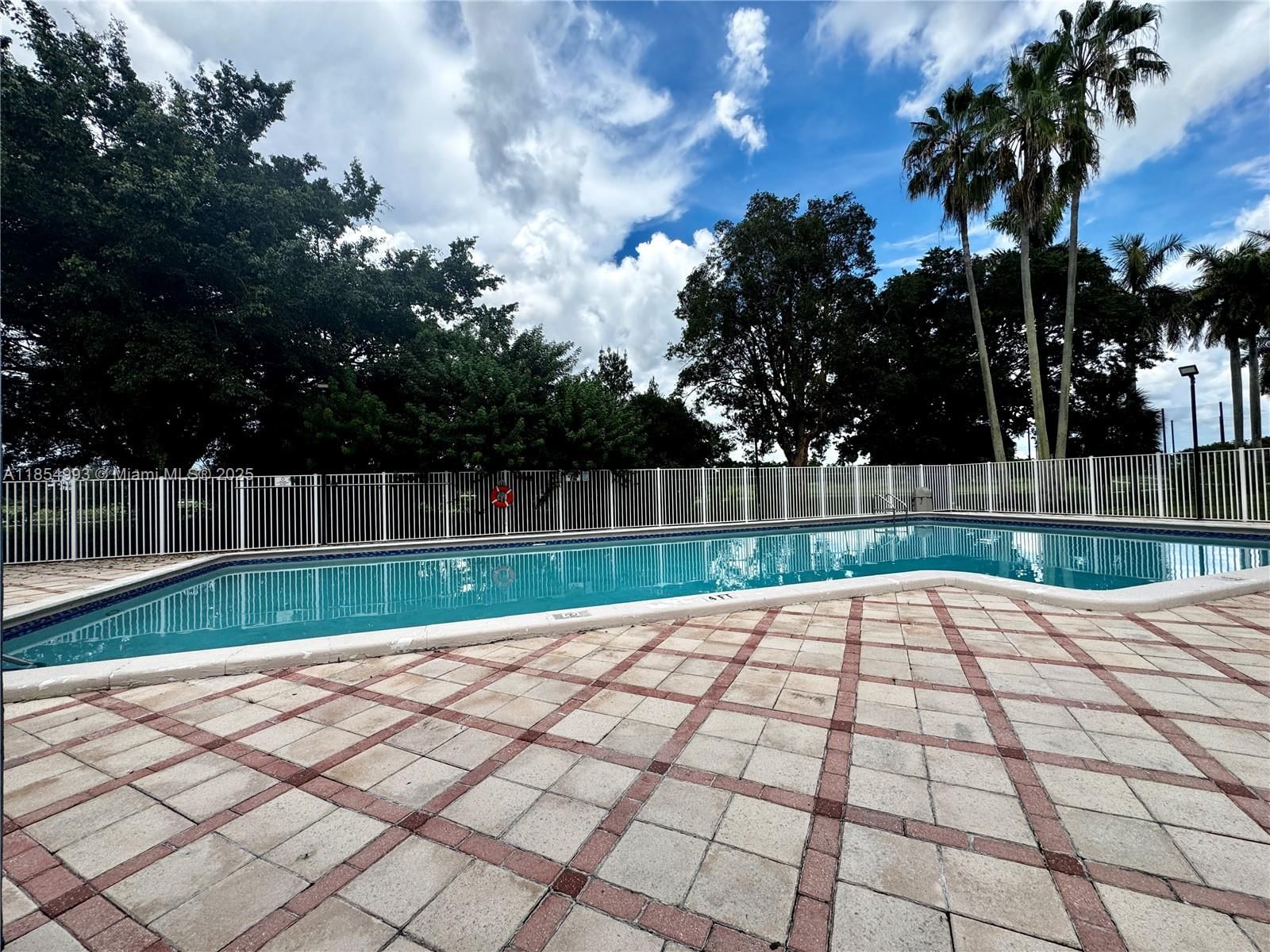Real estate property located at 7165 186th St A211, Miami-dade, Las Brisas@ Country Club, Hialeah, FL