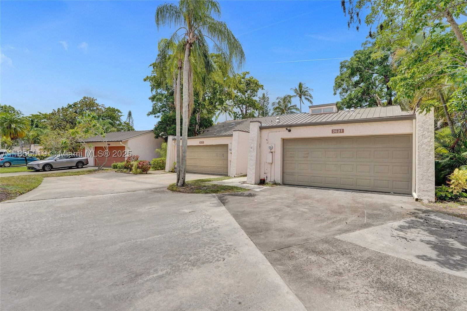 Real estate property located at 3621 Lime Hill Rd #202, Broward, Hills Of Inverrary Tract, Lauderhill, FL