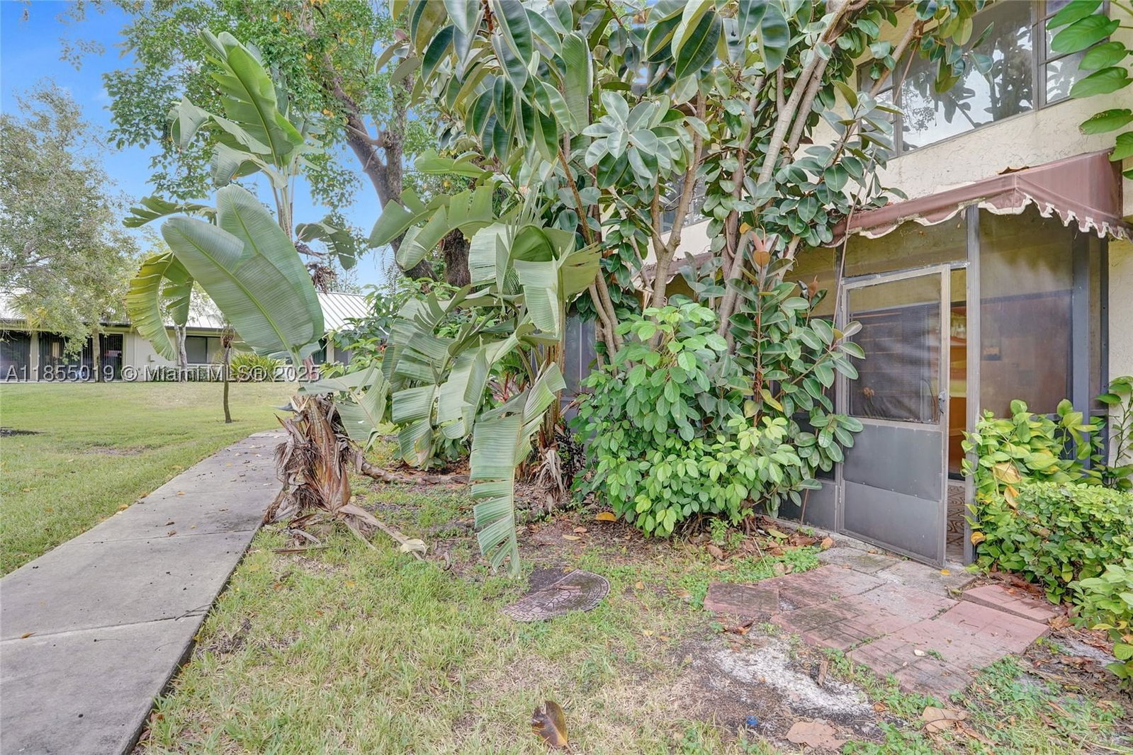 Real estate property located at 3621 Lime Hill Rd #202, Broward, Hills Of Inverrary Tract, Lauderhill, FL