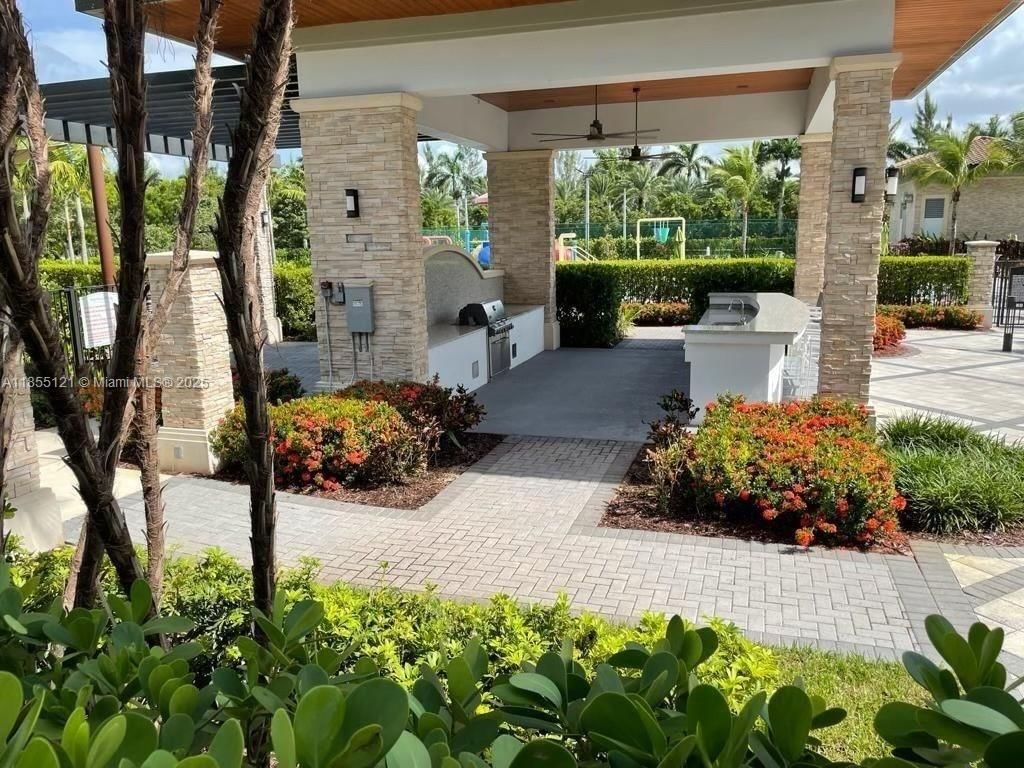 Real estate property located at 7831 104th Ave #22, Miami-dade, Apex At Park Central Cond, Doral, FL