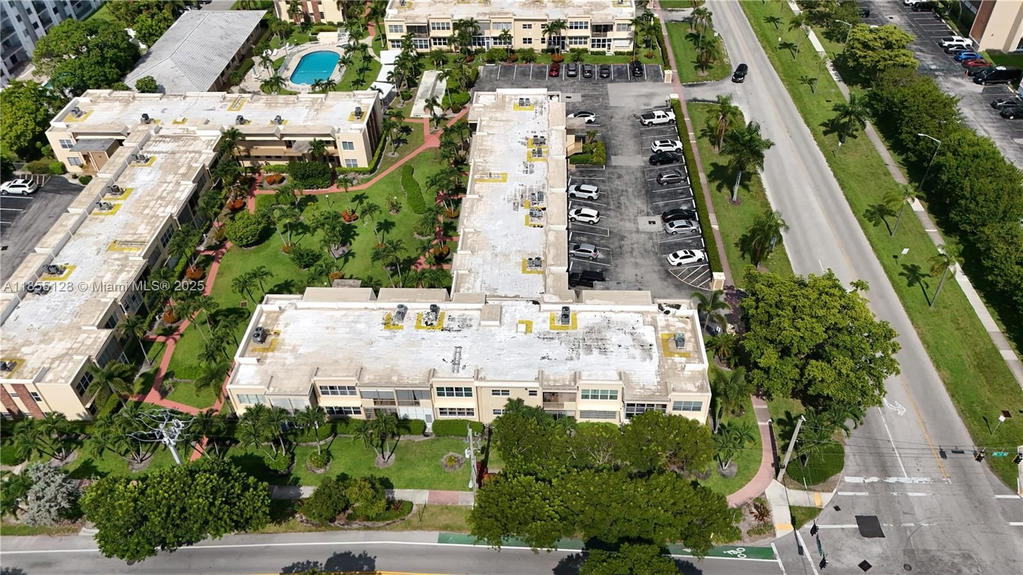 Real estate property located at 1350 Atlantic Shores Blvd #309, Broward, Irvington Gardens Condo, Hallandale Beach, FL