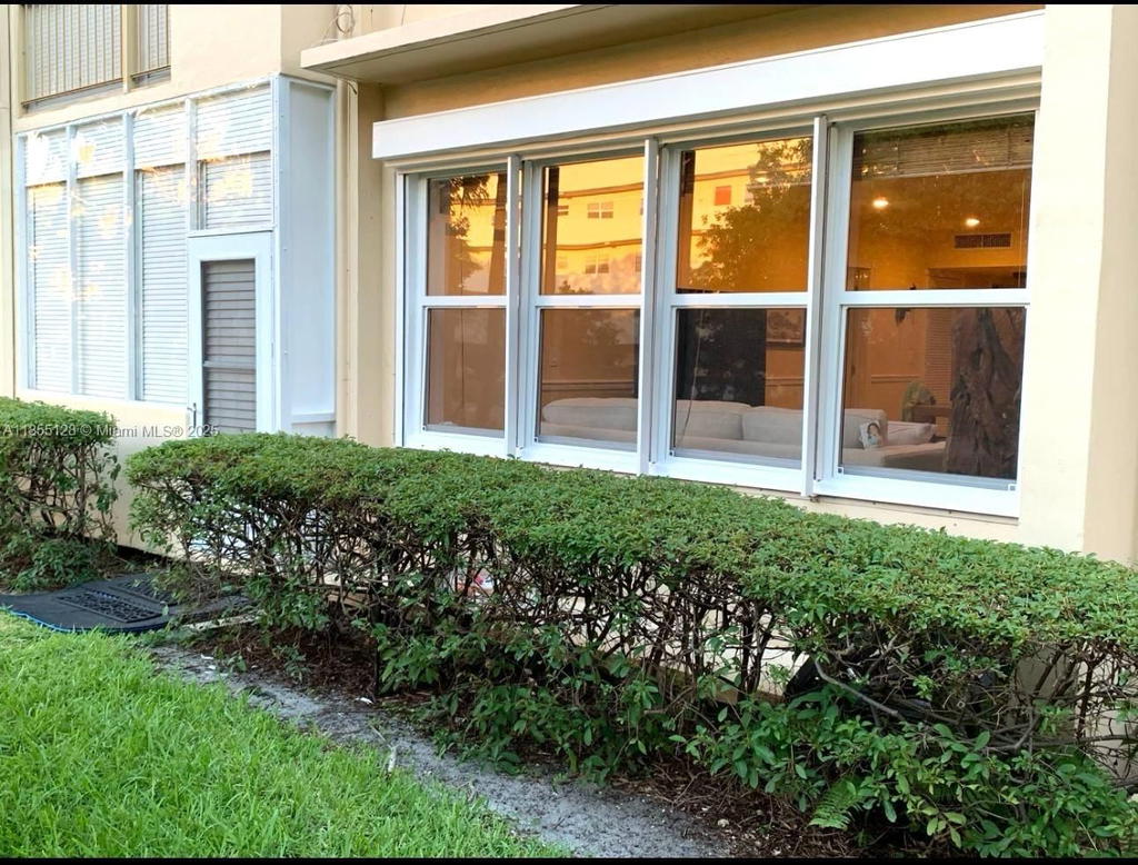 Real estate property located at 1350 Atlantic Shores Blvd #309, Broward, Irvington Gardens Condo, Hallandale Beach, FL