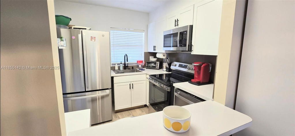 Real estate property located at 9480 Sunrise Lakes Blvd #306, Broward, Sunrise Lakes 133 Condo, Sunrise, FL