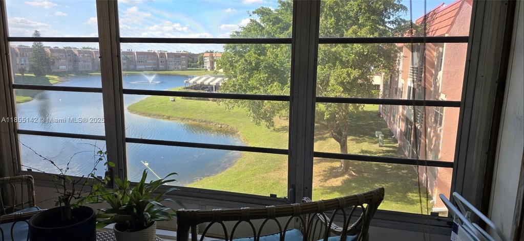 Real estate property located at 9480 Sunrise Lakes Blvd #306, Broward, Sunrise Lakes 133 Condo, Sunrise, FL