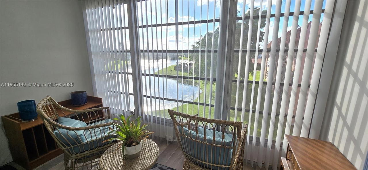 Real estate property located at 9480 Sunrise Lakes Blvd #306, Broward, Sunrise Lakes 133 Condo, Sunrise, FL