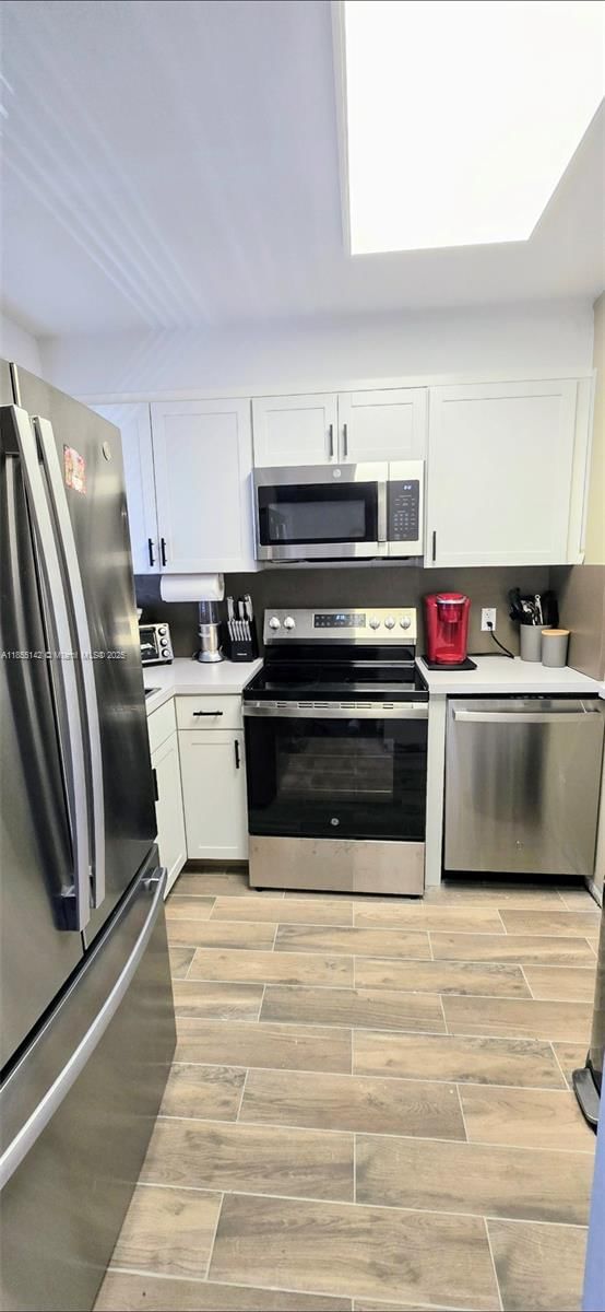 Real estate property located at 9480 Sunrise Lakes Blvd #306, Broward, Sunrise Lakes 133 Condo, Sunrise, FL