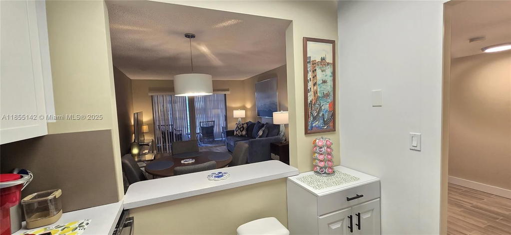 Real estate property located at 9480 Sunrise Lakes Blvd #306, Broward, Sunrise Lakes 133 Condo, Sunrise, FL