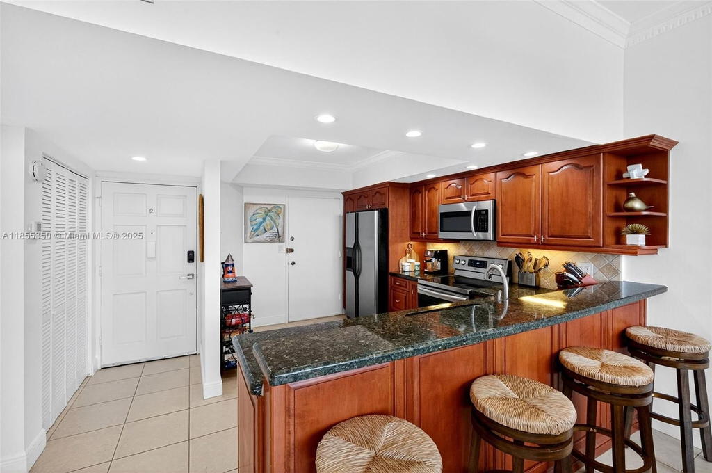 Real estate property located at 1351 Miami Gardens Dr #1712E, Miami-dade, Buckley Towers Condo - Ea, Miami, FL
