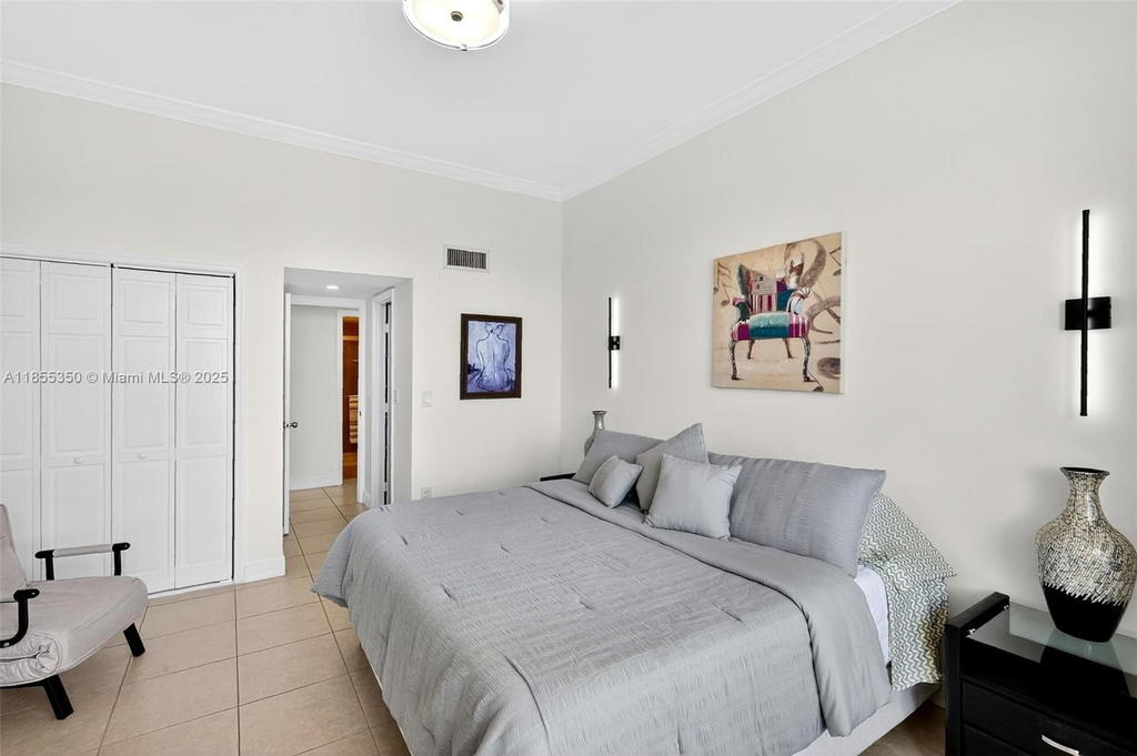 Real estate property located at 1351 Miami Gardens Dr #1712E, Miami-dade, Buckley Towers Condo - Ea, Miami, FL