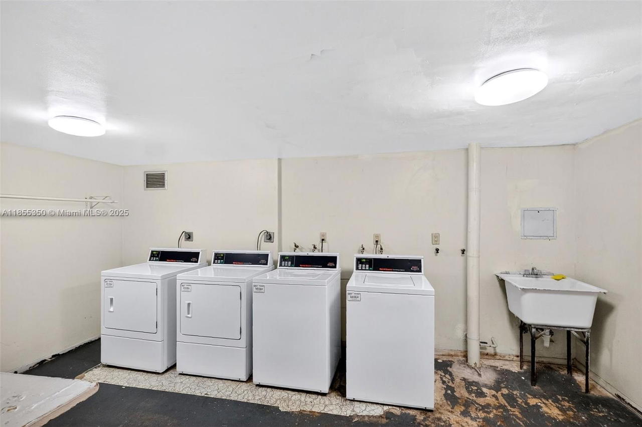 Real estate property located at 1351 Miami Gardens Dr #1712E, Miami-dade, Buckley Towers Condo - Ea, Miami, FL