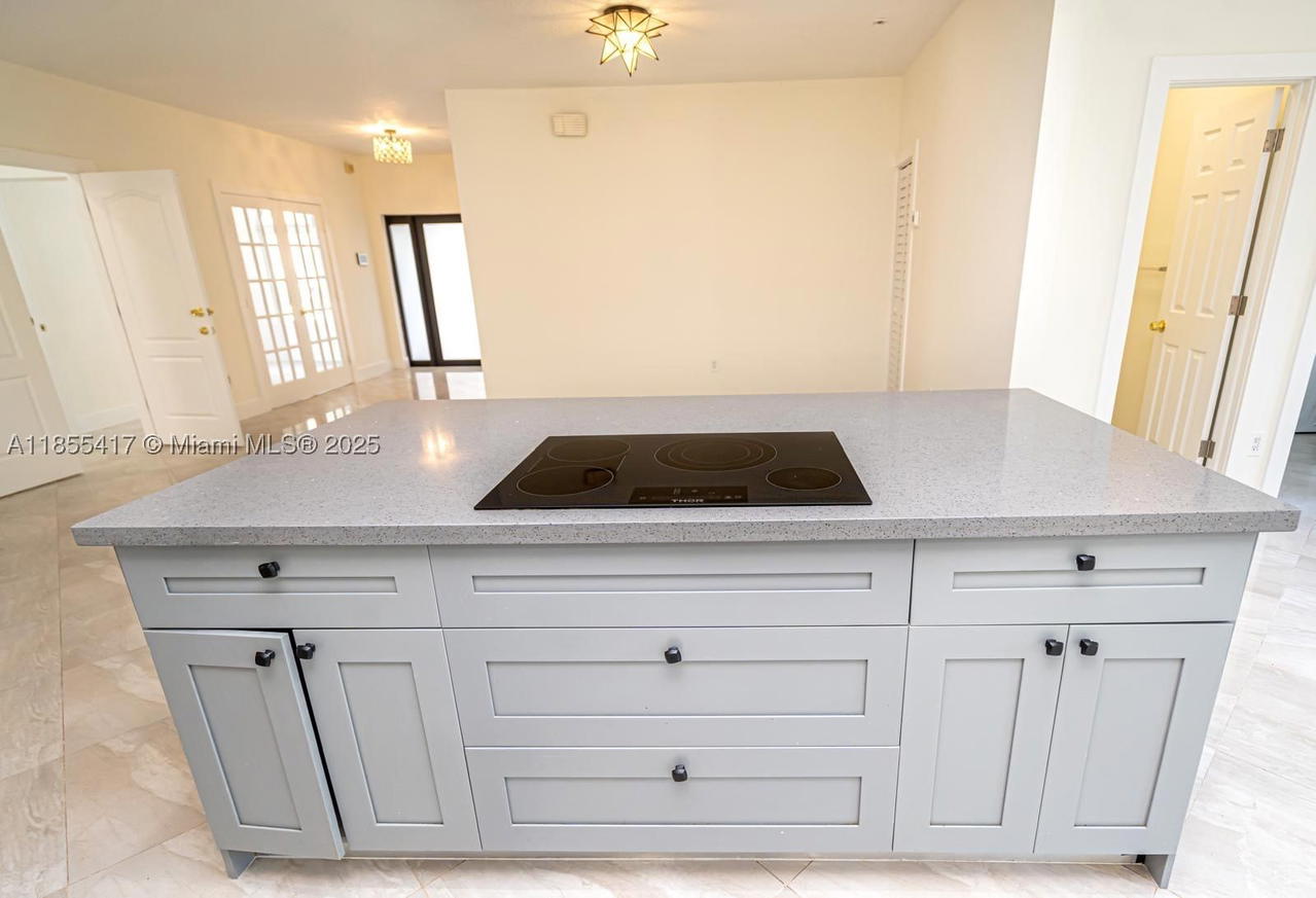 Real estate property located at 2810 114th Ave, Miami-dade, Coral Way Estates, Miami, FL
