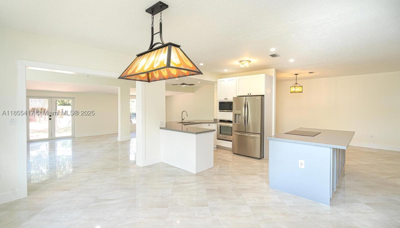 Real estate property located at 2810 114th Ave, Miami-dade, Coral Way Estates, Miami, FL