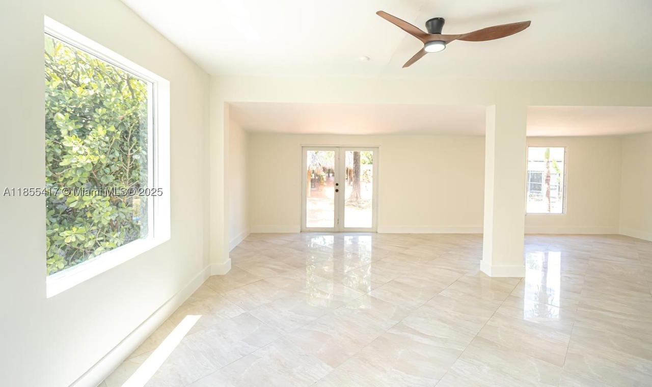 Real estate property located at 2810 114th Ave, Miami-dade, Coral Way Estates, Miami, FL