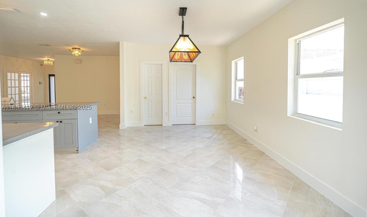 Real estate property located at 2810 114th Ave, Miami-dade, Coral Way Estates, Miami, FL