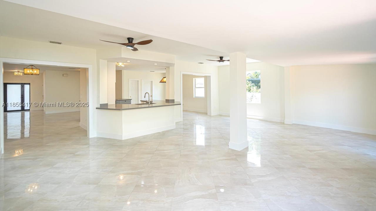 Real estate property located at 2810 114th Ave, Miami-dade, Coral Way Estates, Miami, FL