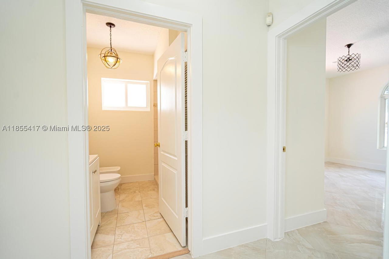 Real estate property located at 2810 114th Ave, Miami-dade, Coral Way Estates, Miami, FL