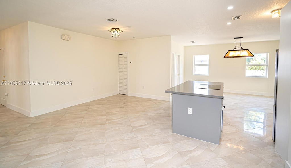 Real estate property located at 2810 114th Ave, Miami-dade, Coral Way Estates, Miami, FL