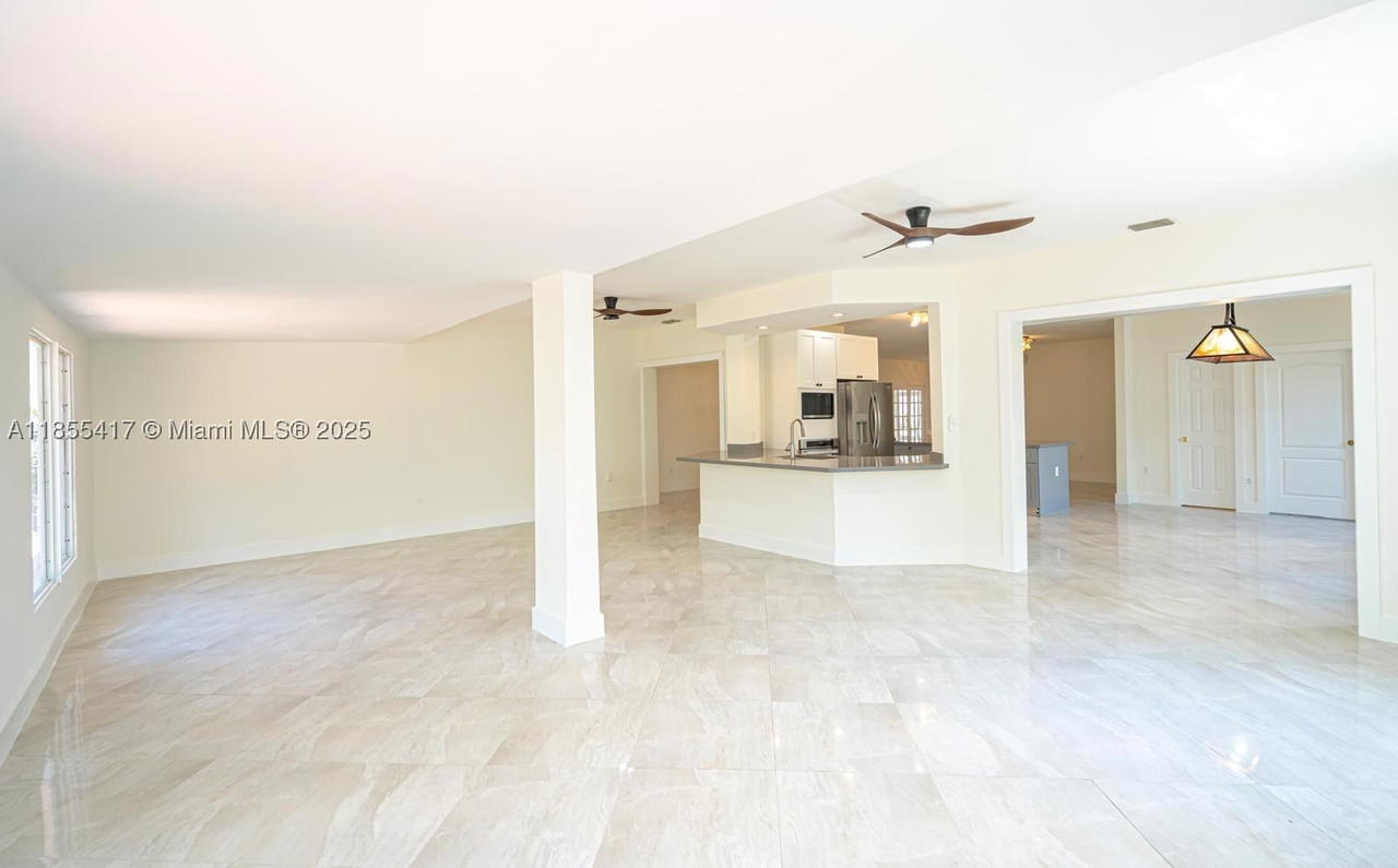 Real estate property located at 2810 114th Ave, Miami-dade, Coral Way Estates, Miami, FL
