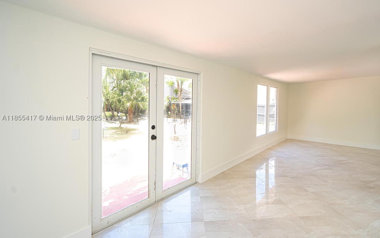 Real estate property located at 2810 114th Ave, Miami-dade, Coral Way Estates, Miami, FL