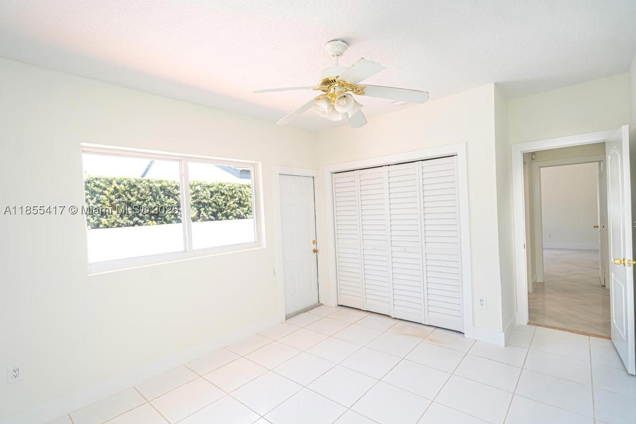 Real estate property located at 2810 114th Ave, Miami-dade, Coral Way Estates, Miami, FL