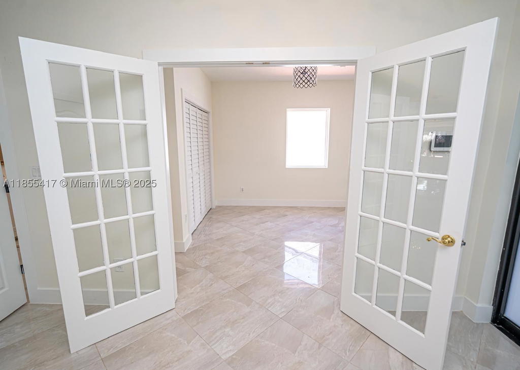 Real estate property located at 2810 114th Ave, Miami-dade, Coral Way Estates, Miami, FL
