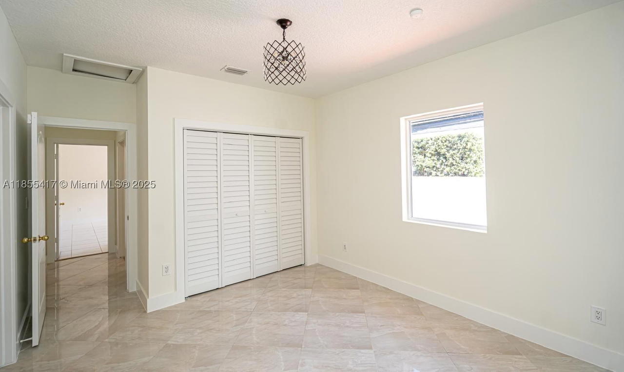 Real estate property located at 2810 114th Ave, Miami-dade, Coral Way Estates, Miami, FL