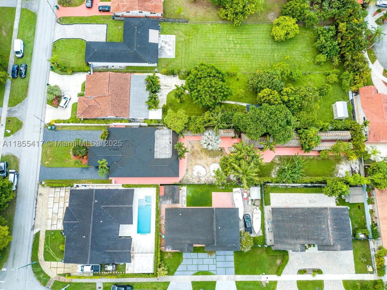 Real estate property located at 2810 114th Ave, Miami-dade, Coral Way Estates, Miami, FL