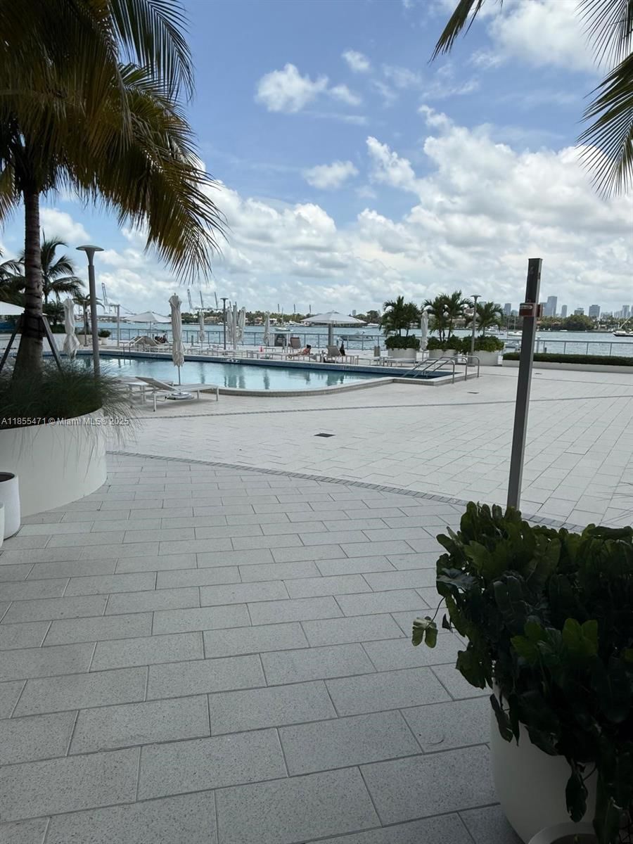 Real estate property located at 1000 West Ave #828, Miami-dade, Mirador 1000 Condo, Miami Beach, FL